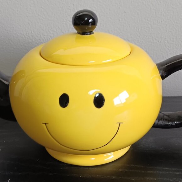 Vintage 3 Piece Smiley Face Tea Pot Set - Picture 2 of 6